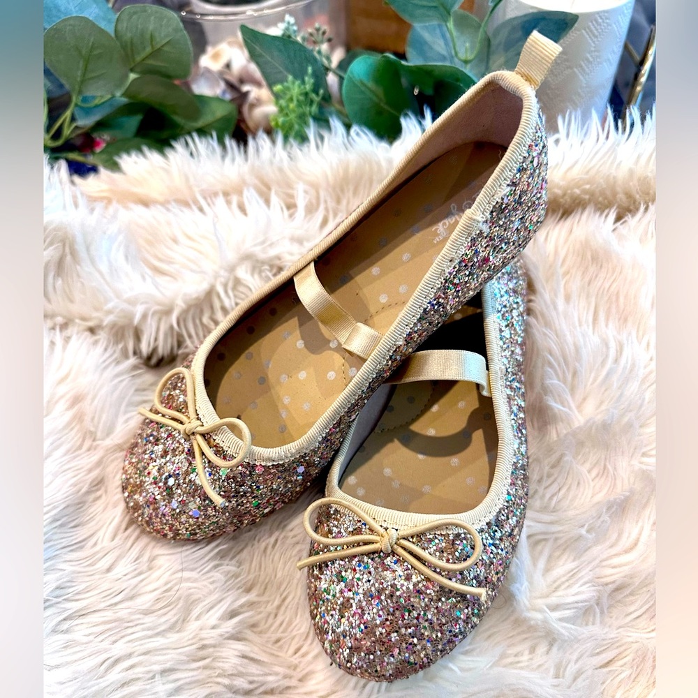 Little Girl Cat & Jack ballet slip-on flats • Sparkle Gold